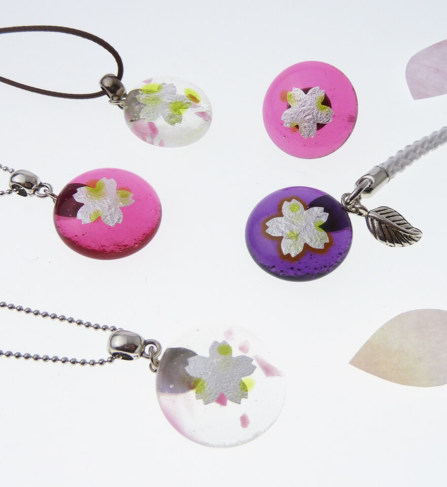 硝屋ガラスアクセサリー